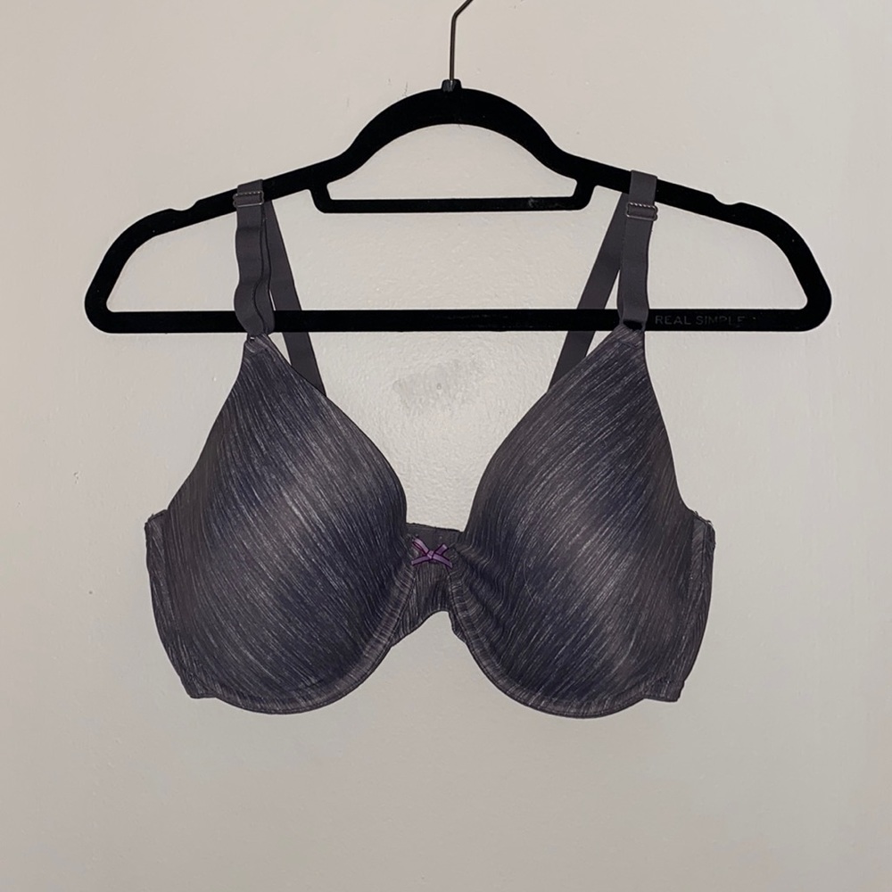 Maidenform bra! Never worn with no flaws! Size 40DD